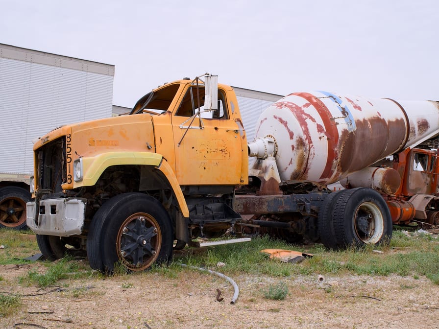 Concrete mixer 10/7, diesel — site tested