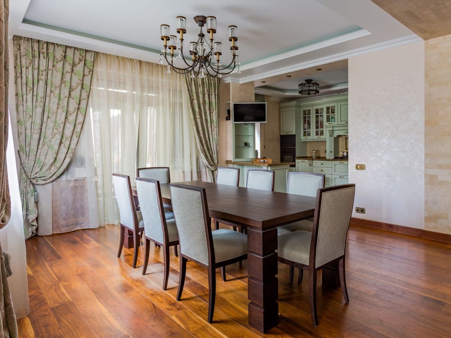 Dining table 6 seater, rubberwood with glass top