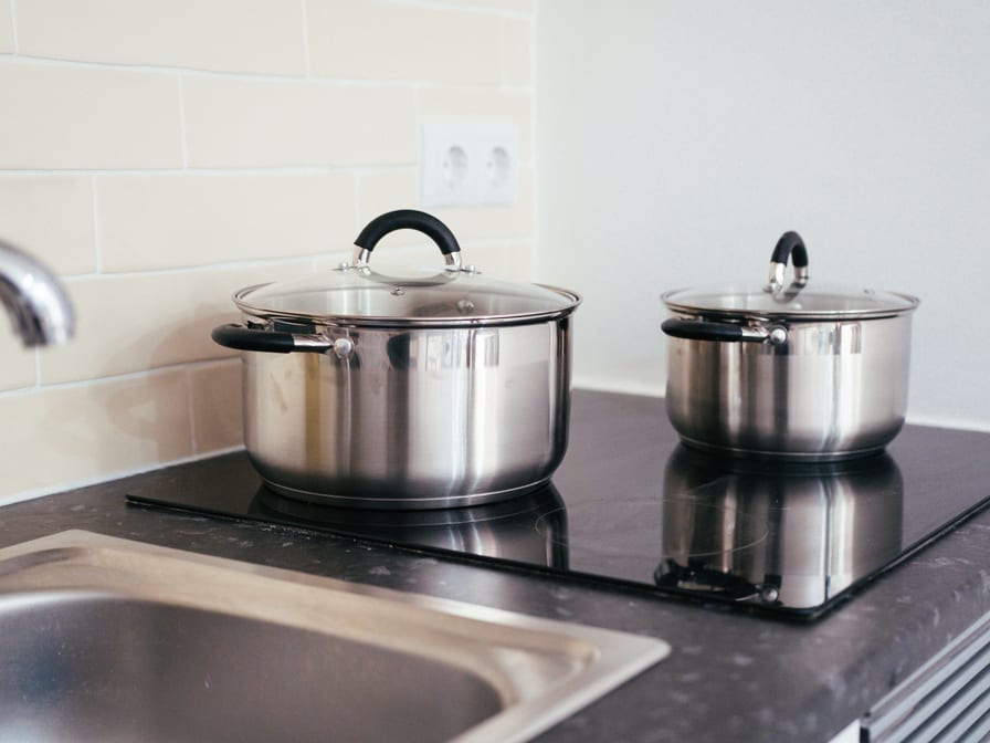Commercial induction cooktop 3500W — catering use