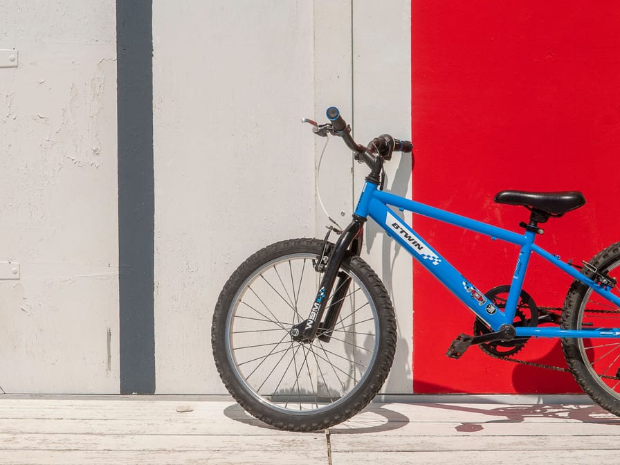 Kids cycle 14 inch with training wheels — 4 to 6 years