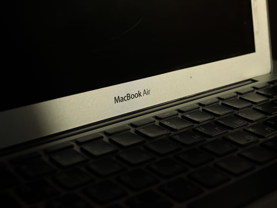 MacBook Air M1 8/256 — 2021, 142 cycles, boxed